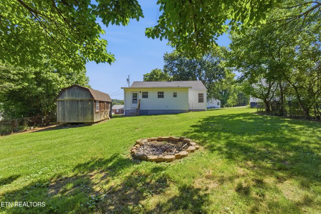 212 Sunset Drive, Harriman, TN 37748