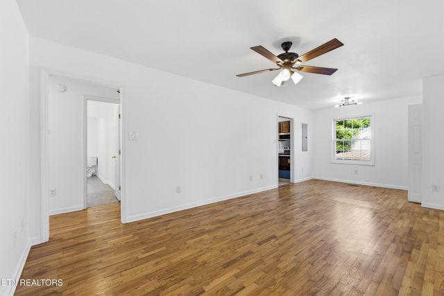 212 Sunset Drive, Harriman, TN 37748