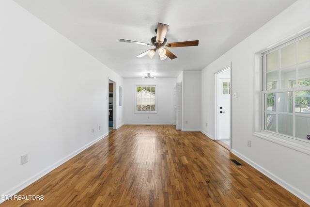 212 Sunset Drive, Harriman, TN 37748