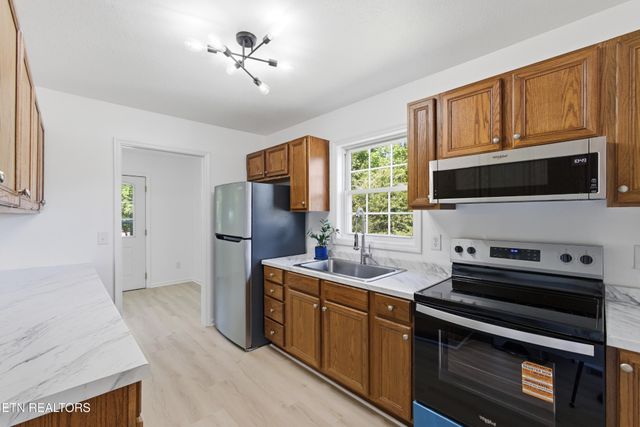 212 Sunset Drive, Harriman, TN 37748