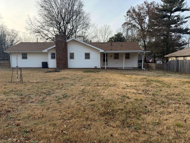 3442 S Pinehurst Court, Springfield, MO 65807