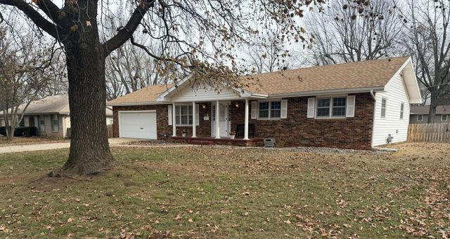 3442 S Pinehurst Court, Springfield, MO 65807