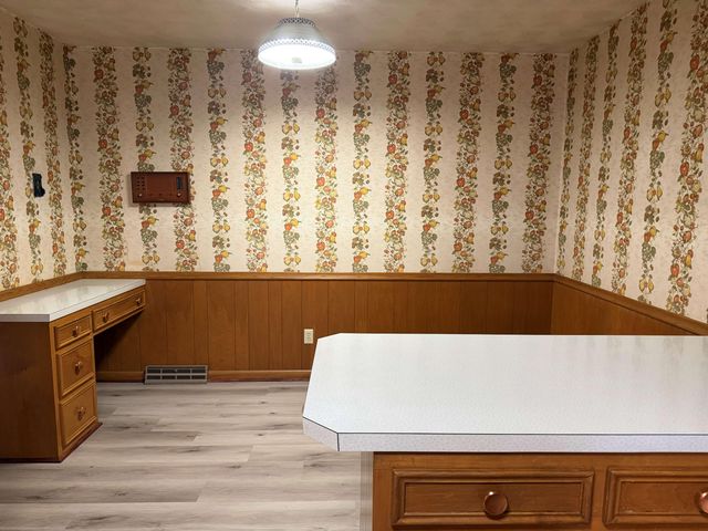 3442 S Pinehurst Court, Springfield, MO 65807