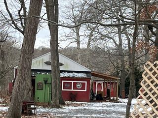 178 Barnes COTTAGE, Brookhaven, NY 11955