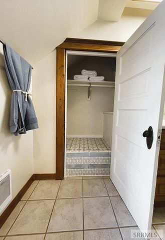 315 12th Street, Idaho Falls, ID 83404