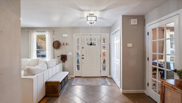 6 Bear Path Lane, Hudson, NH 03051