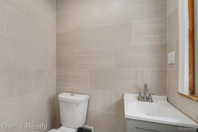 17743 W Outer Drive, Dearborn Heights, MI 48127