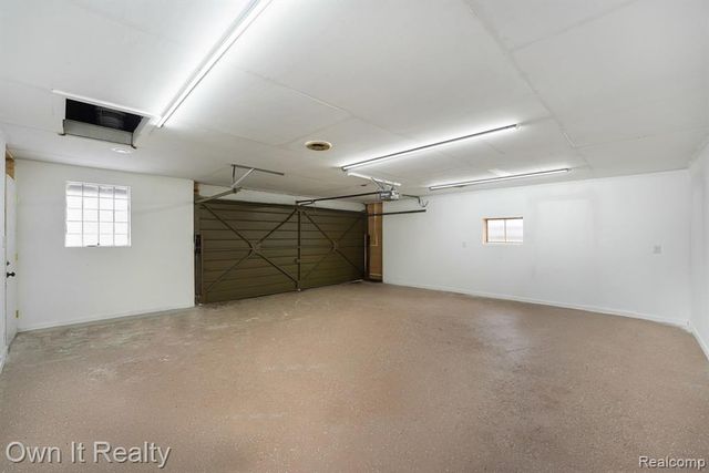 17743 W Outer Drive, Dearborn Heights, MI 48127