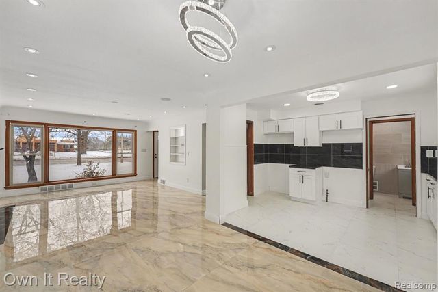 17743 W Outer Drive, Dearborn Heights, MI 48127