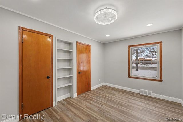 17743 W Outer Drive, Dearborn Heights, MI 48127