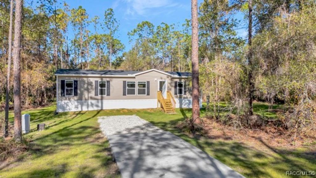 10215 W Ohio Drive, Crystal River, FL 34428