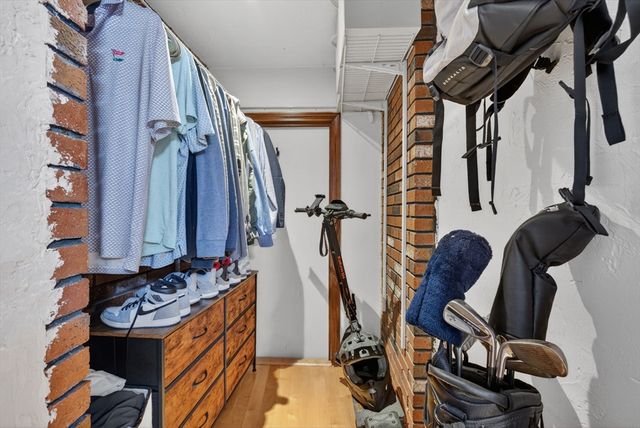 8 Wiget St 1, Boston, MA 02113