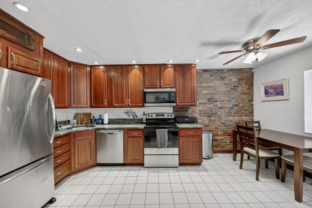 8 Wiget St 1, Boston, MA 02113