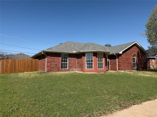 6212 Brookhaven Trail, Arlington, TX 76001