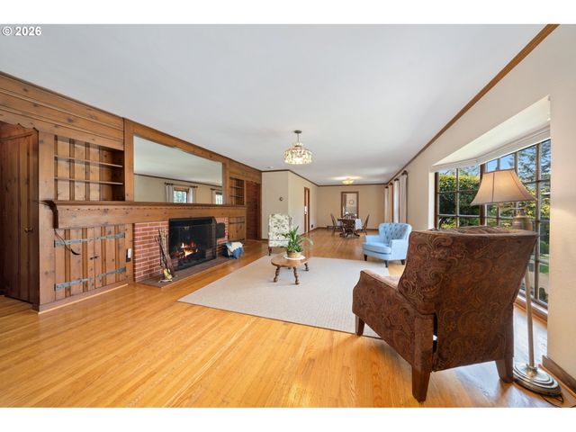 660 Sw EVANS St, Portland, OR 97219