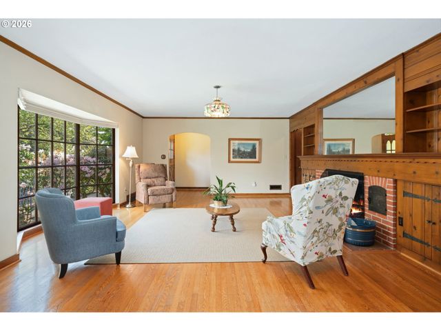 660 Sw EVANS St, Portland, OR 97219