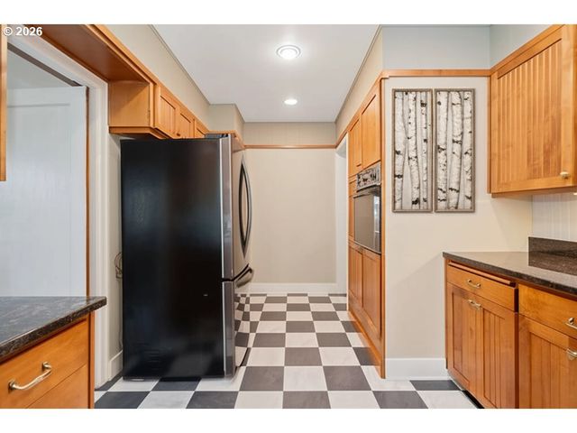 660 Sw EVANS St, Portland, OR 97219