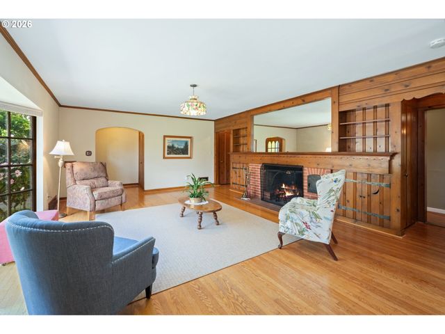 660 Sw EVANS St, Portland, OR 97219