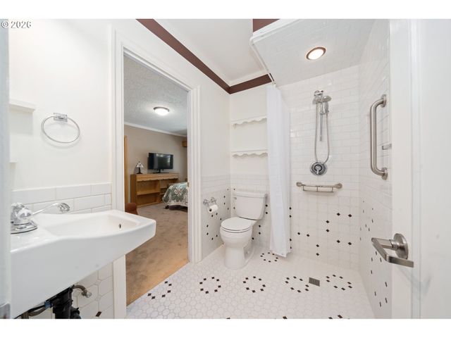 660 Sw EVANS St, Portland, OR 97219