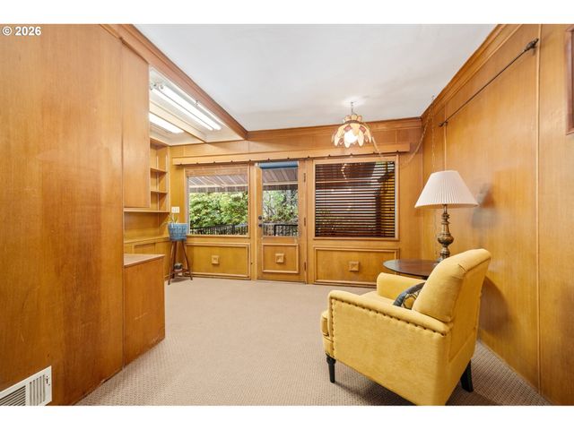 660 Sw EVANS St, Portland, OR 97219