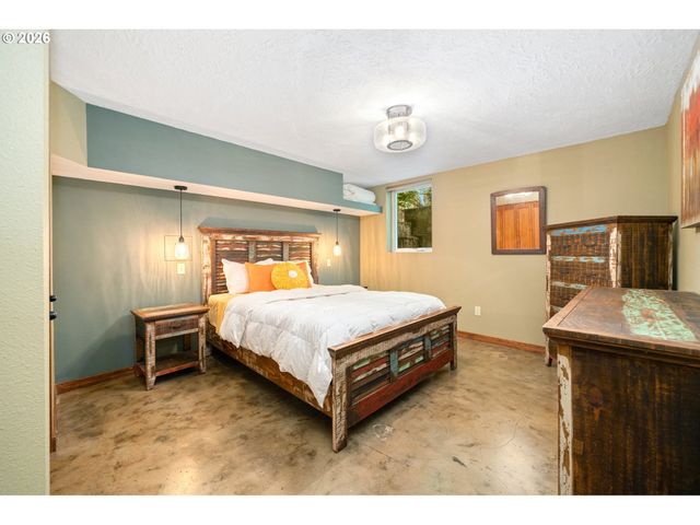 660 Sw EVANS St, Portland, OR 97219