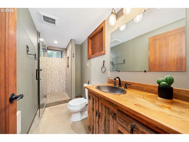 660 Sw EVANS St, Portland, OR 97219