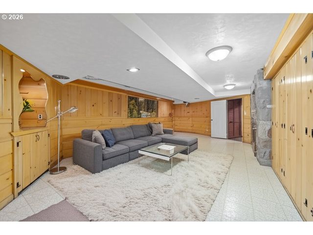 660 Sw EVANS St, Portland, OR 97219