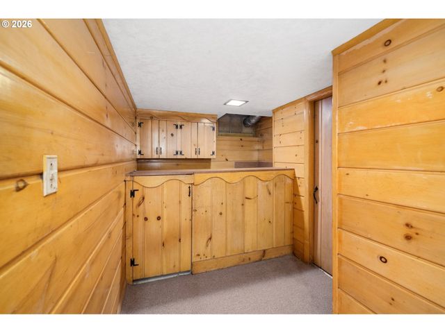 660 Sw EVANS St, Portland, OR 97219