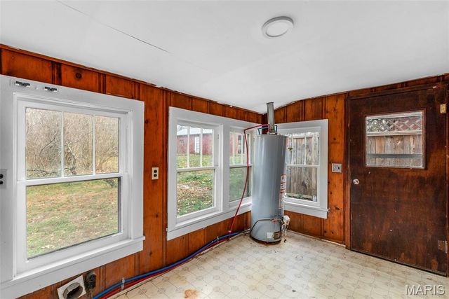 105 Ashwood Road, Crocker, MO 65452