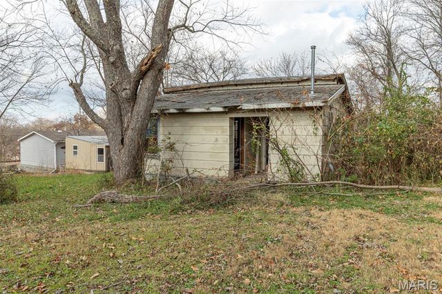 105 Ashwood Road, Crocker, MO 65452