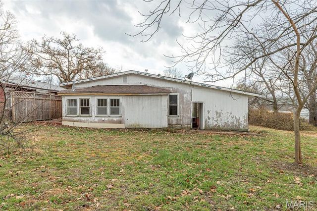 105 Ashwood Road, Crocker, MO 65452