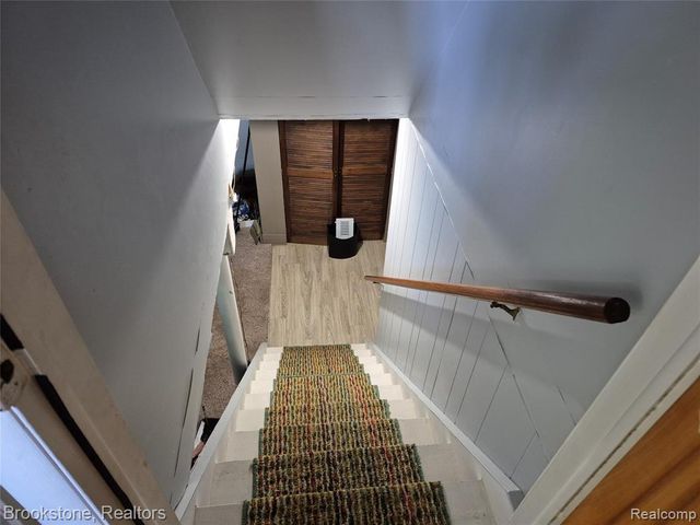 4295 Sashabaw Road, Waterford, MI 48329