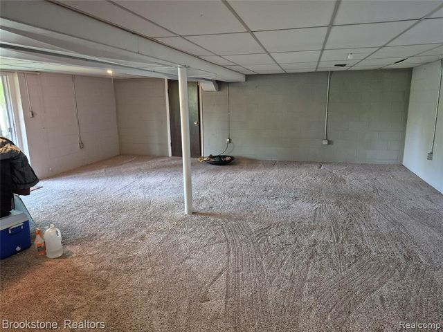 4295 Sashabaw Road, Waterford, MI 48329