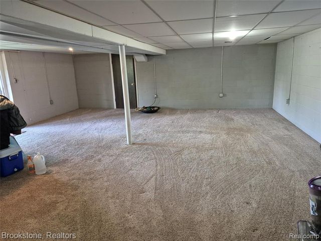 4295 Sashabaw Road, Waterford, MI 48329