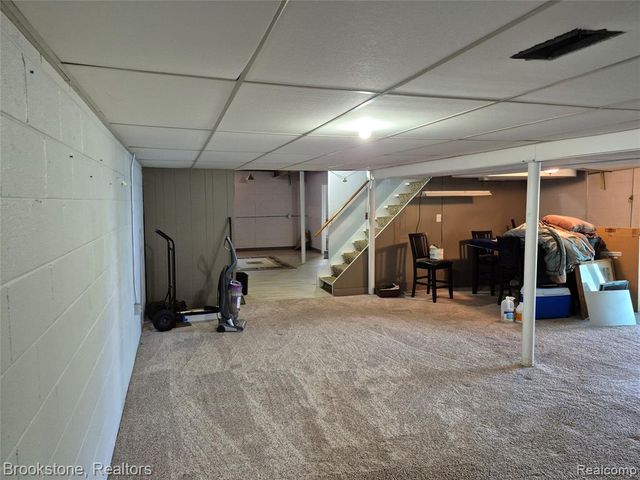 4295 Sashabaw Road, Waterford, MI 48329