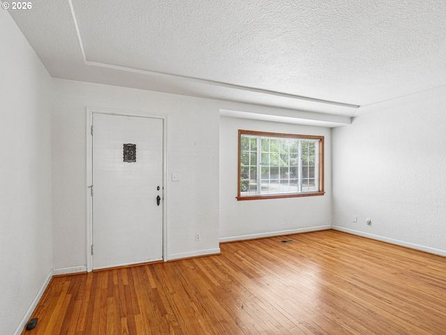 1035 Ne FORD St, Mc Minnville, OR 97128
