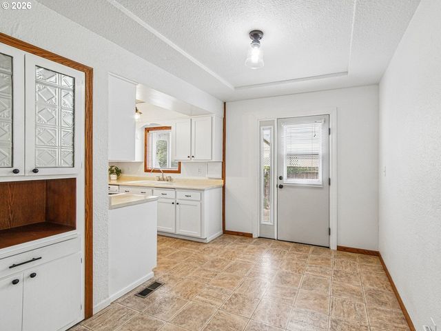 1035 Ne FORD St, Mc Minnville, OR 97128