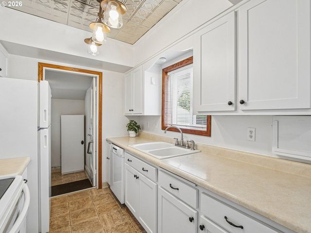 1035 Ne FORD St, Mc Minnville, OR 97128