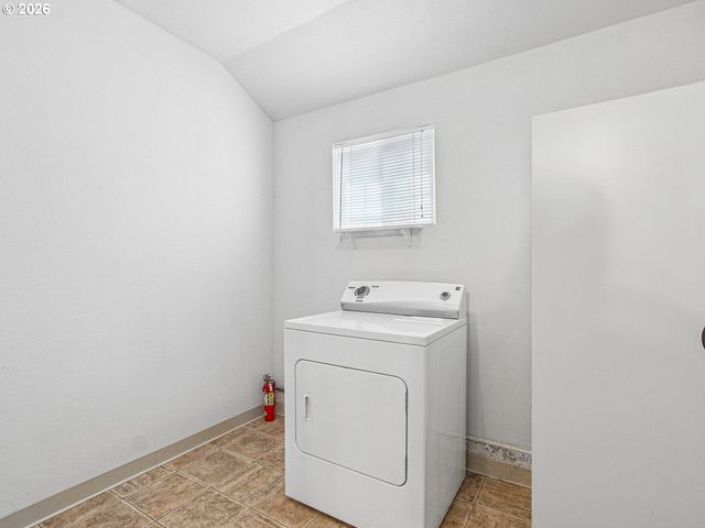 1035 Ne FORD St, Mc Minnville, OR 97128