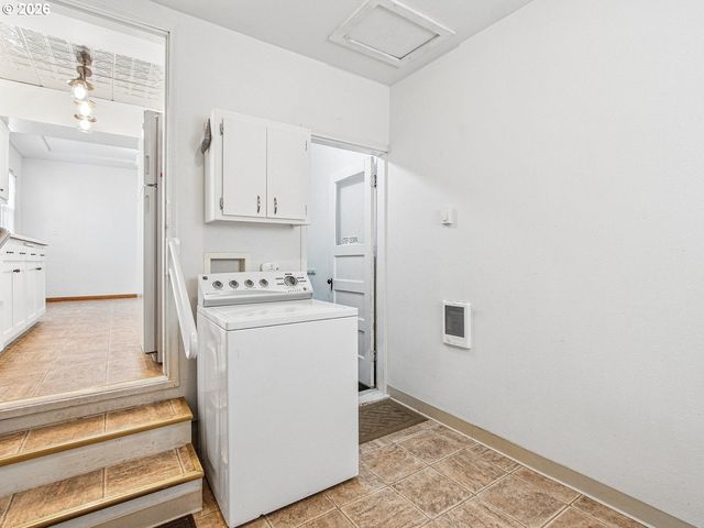1035 Ne FORD St, Mc Minnville, OR 97128