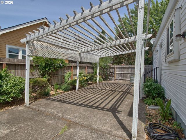 1035 Ne FORD St, Mc Minnville, OR 97128
