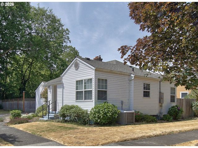 1035 Ne FORD St, Mc Minnville, OR 97128