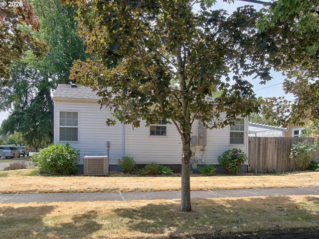 1035 Ne FORD St, Mc Minnville, OR 97128