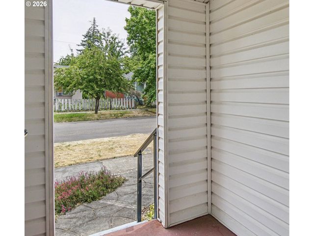 1035 Ne FORD St, Mc Minnville, OR 97128
