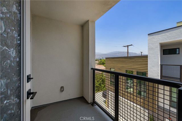 721 W Duarte Road B, Monrovia, CA 91016