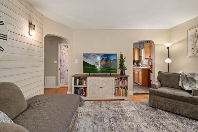 21 Williams Street, Nashua, NH 03060