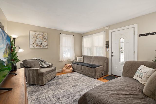 21 Williams Street, Nashua, NH 03060