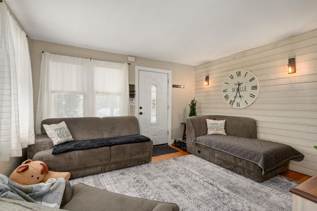 21 Williams Street, Nashua, NH 03060