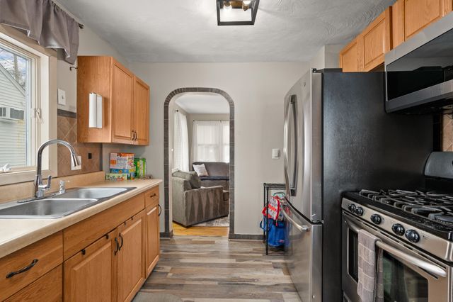 21 Williams Street, Nashua, NH 03060