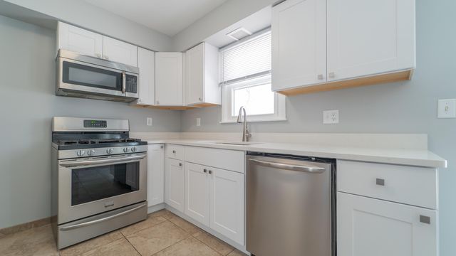 9380 Mckinley Street, Crown Point, IN 46307